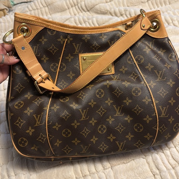 Louis Vuitton - Picture 10 of 10